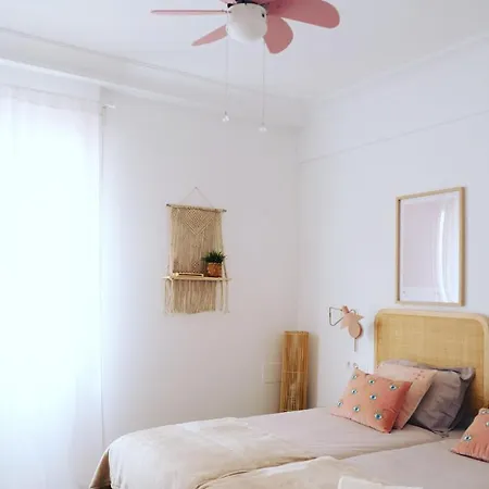 Διαμέρισμα Bright And Modern In Center
