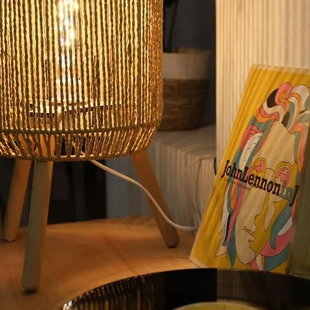 Bright And Modern In Center Apartment