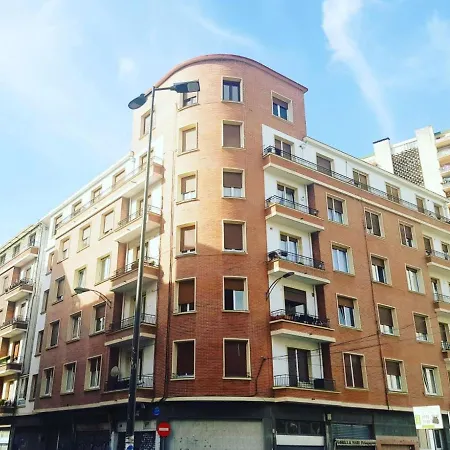 Bright And Modern In Center Bilbao